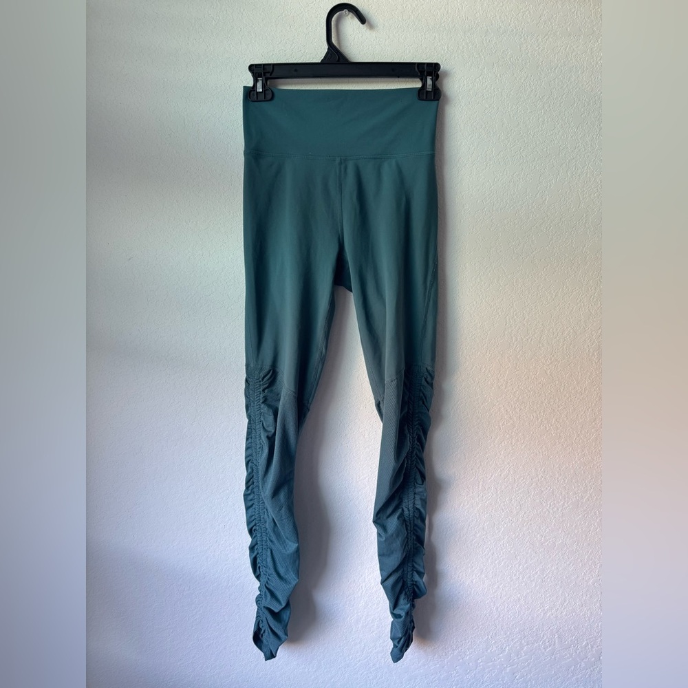 Fabletics Ruched Green High Rise Workout Yoga Leggings